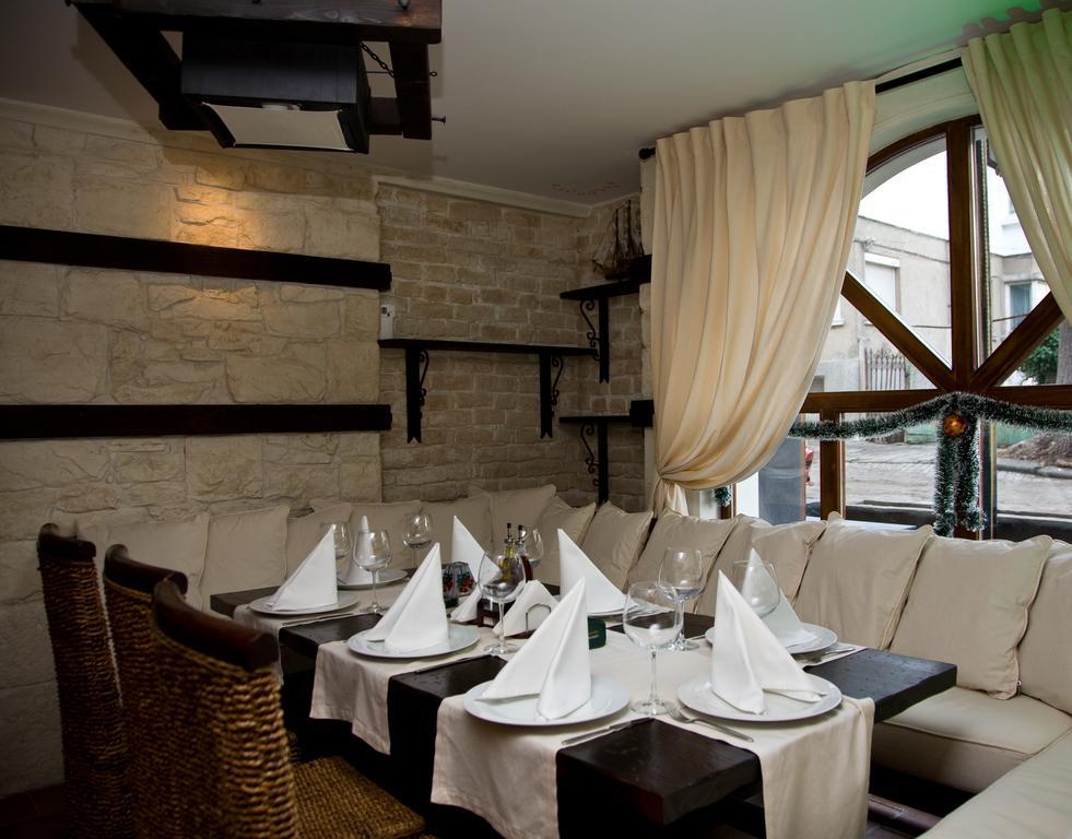 Hotel семеен опера 3*
